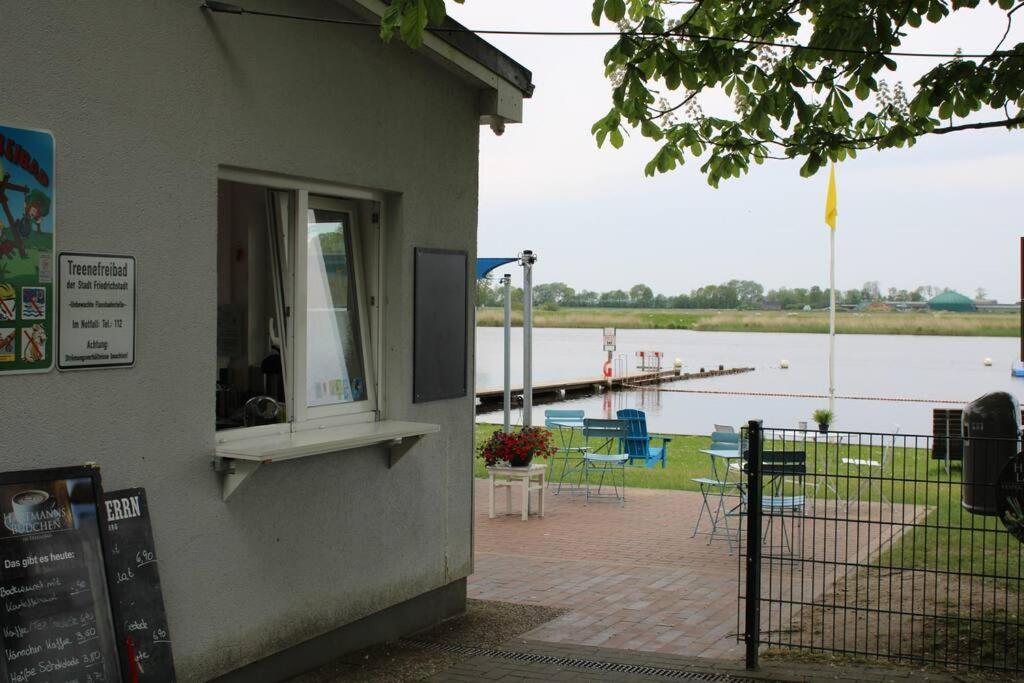 Hollaender Flair Friedrichstadt Exterior foto