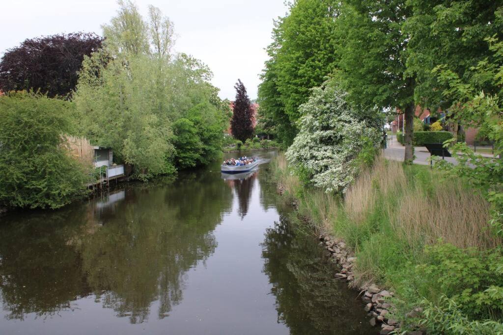 Hollaender Flair Friedrichstadt Exterior foto