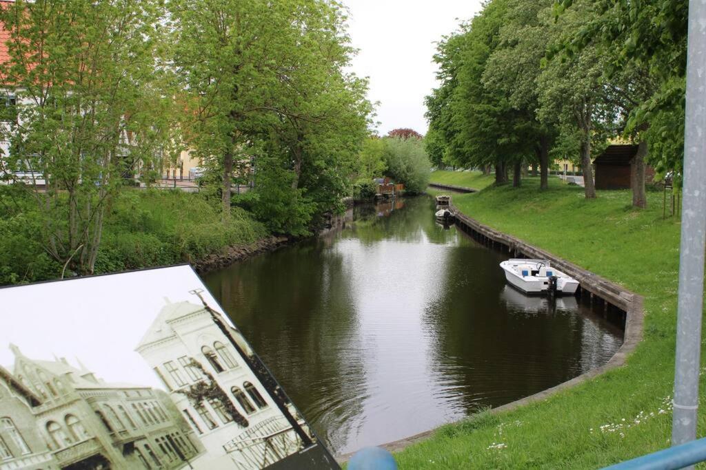 Hollaender Flair Friedrichstadt Exterior foto